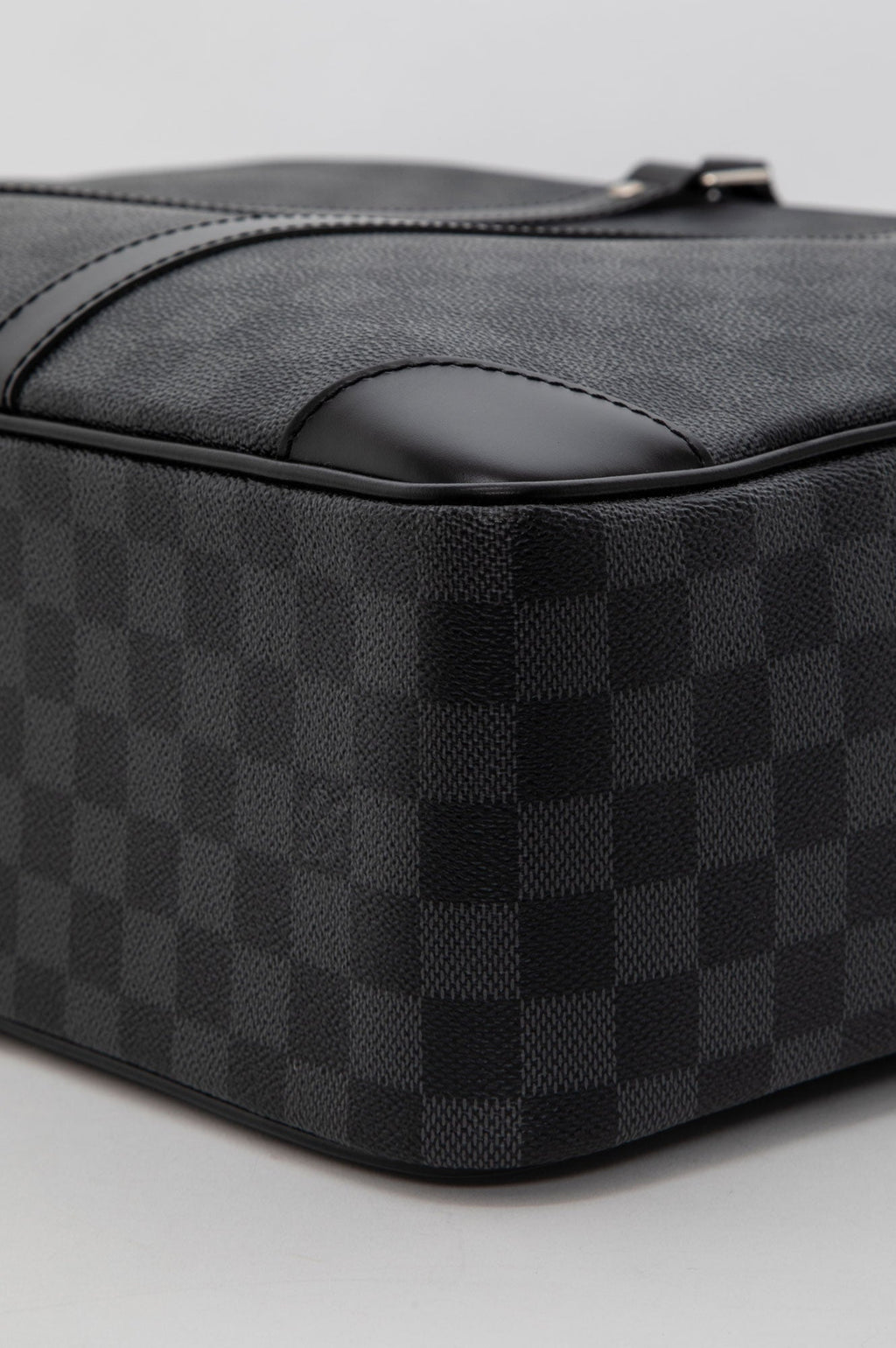 Louis Vuitton Damier Graphite Porte-Documents Voyage GM