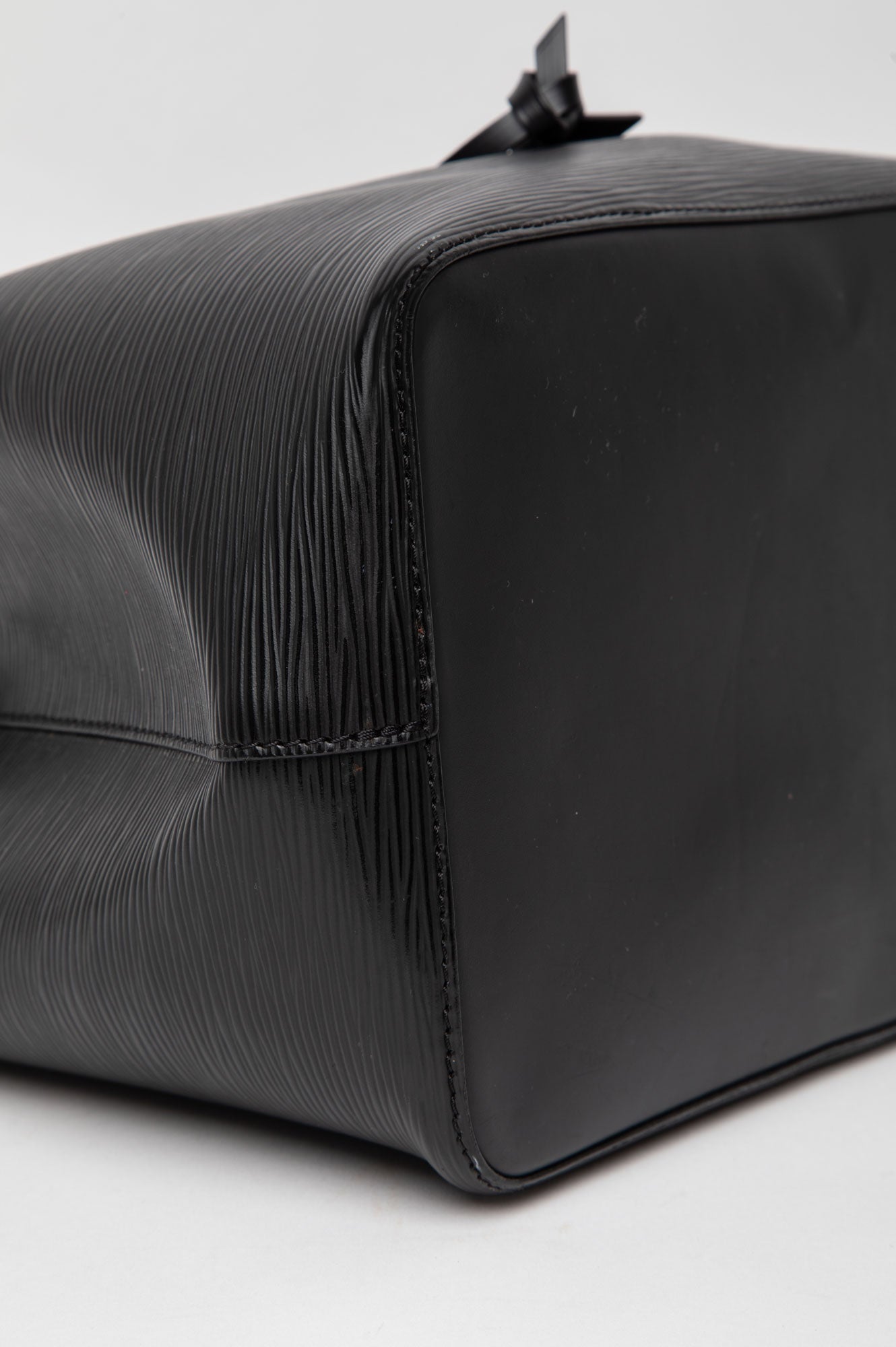 Louis Vuitton Black Epi Leather NeoNoe MM Bucket Bag