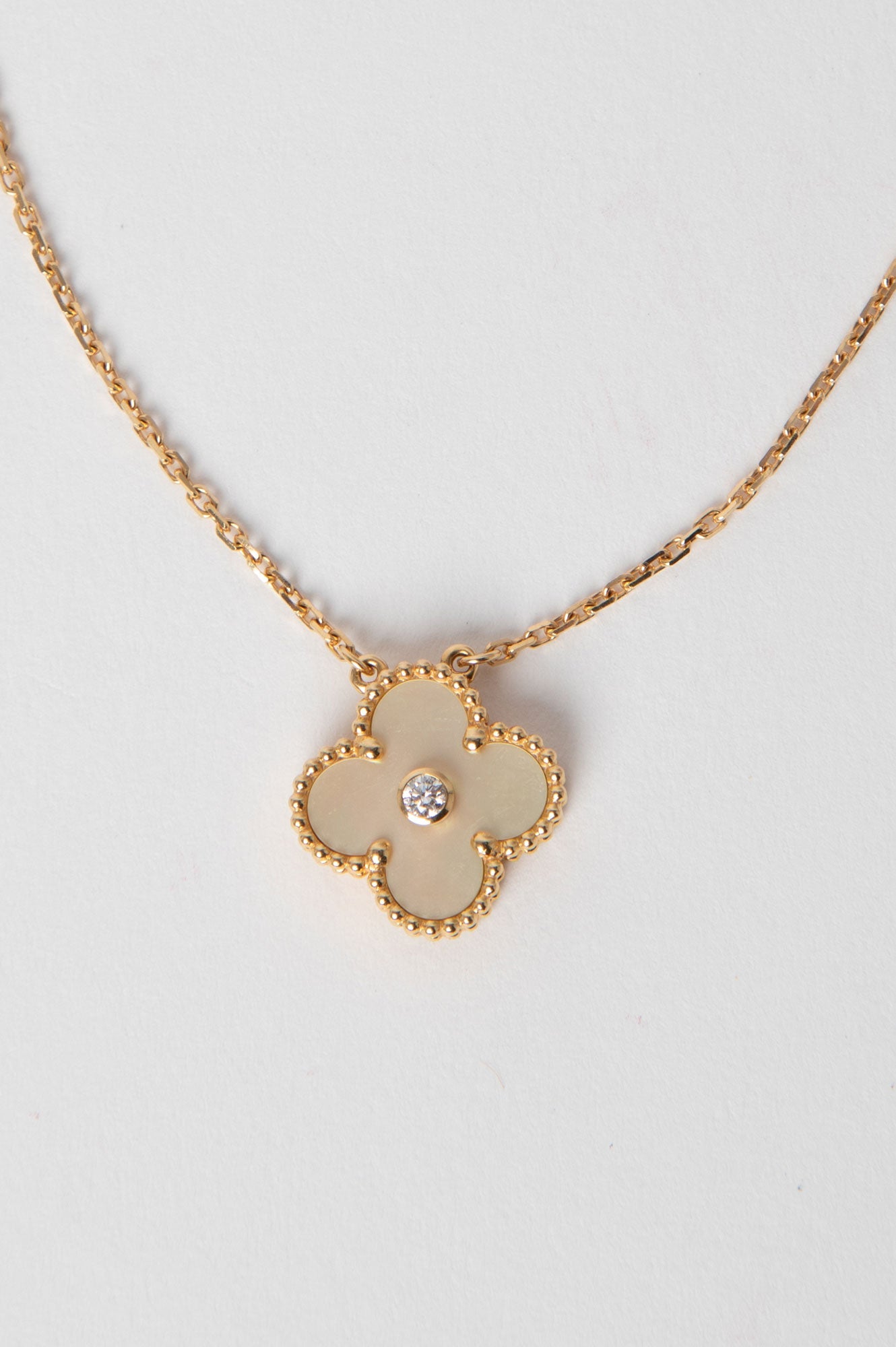 Van Cleef & Arpels Holiday Pendent 18K MOP Necklace