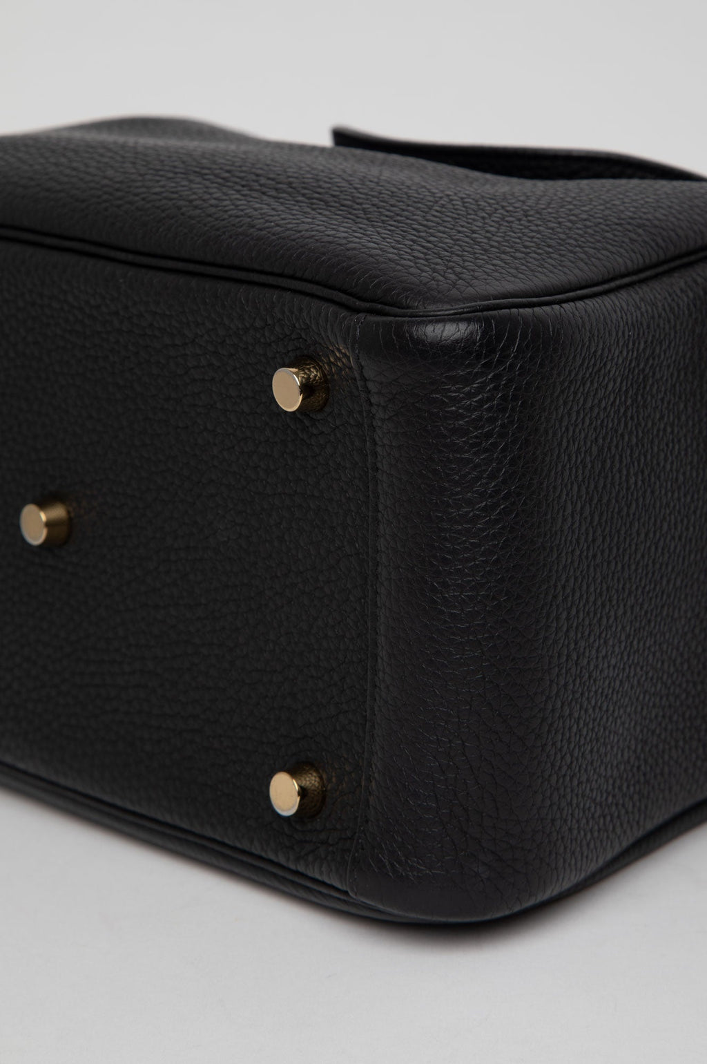 Hermes Black Lindy 26 Clemence GHW Bag