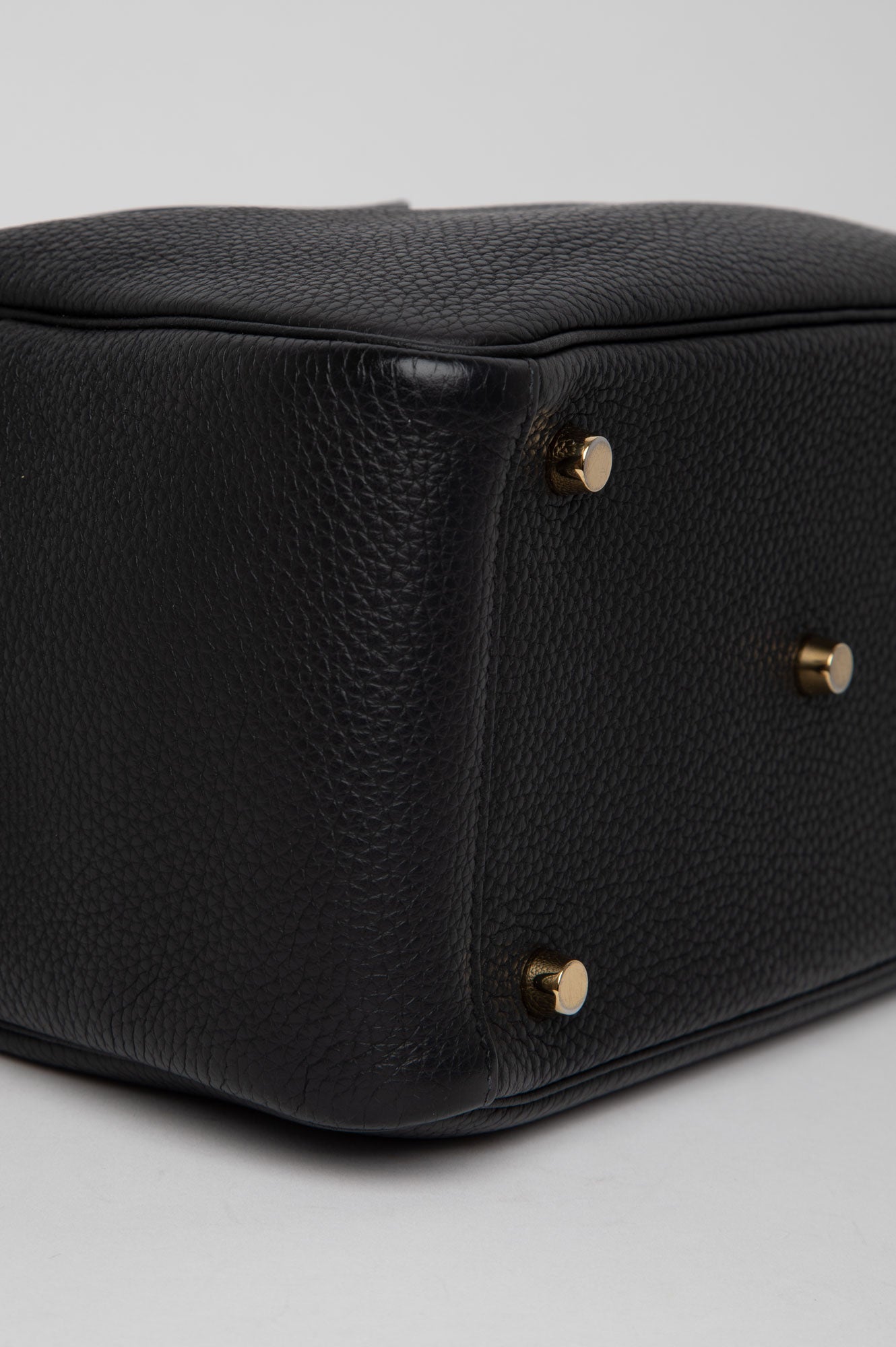 Hermes Black Lindy 26 Clemence GHW Bag
