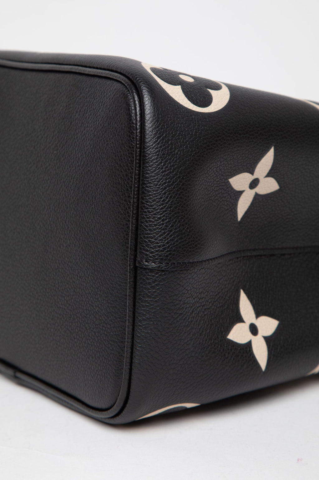 Louis Vuitton Neo Noe Monogram Empreinte MM