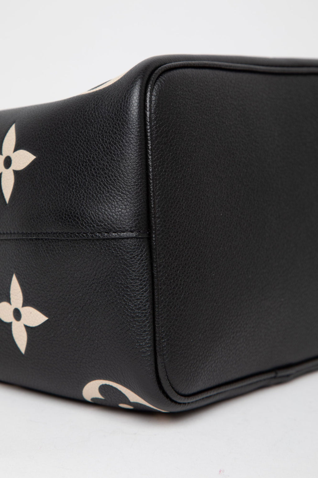 Louis Vuitton Neo Noe Monogram Empreinte MM