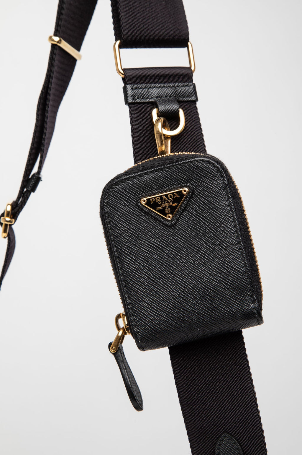 Prada Black Saffiano Leather Re-Edition 2005 Shoulder Bag with Straps