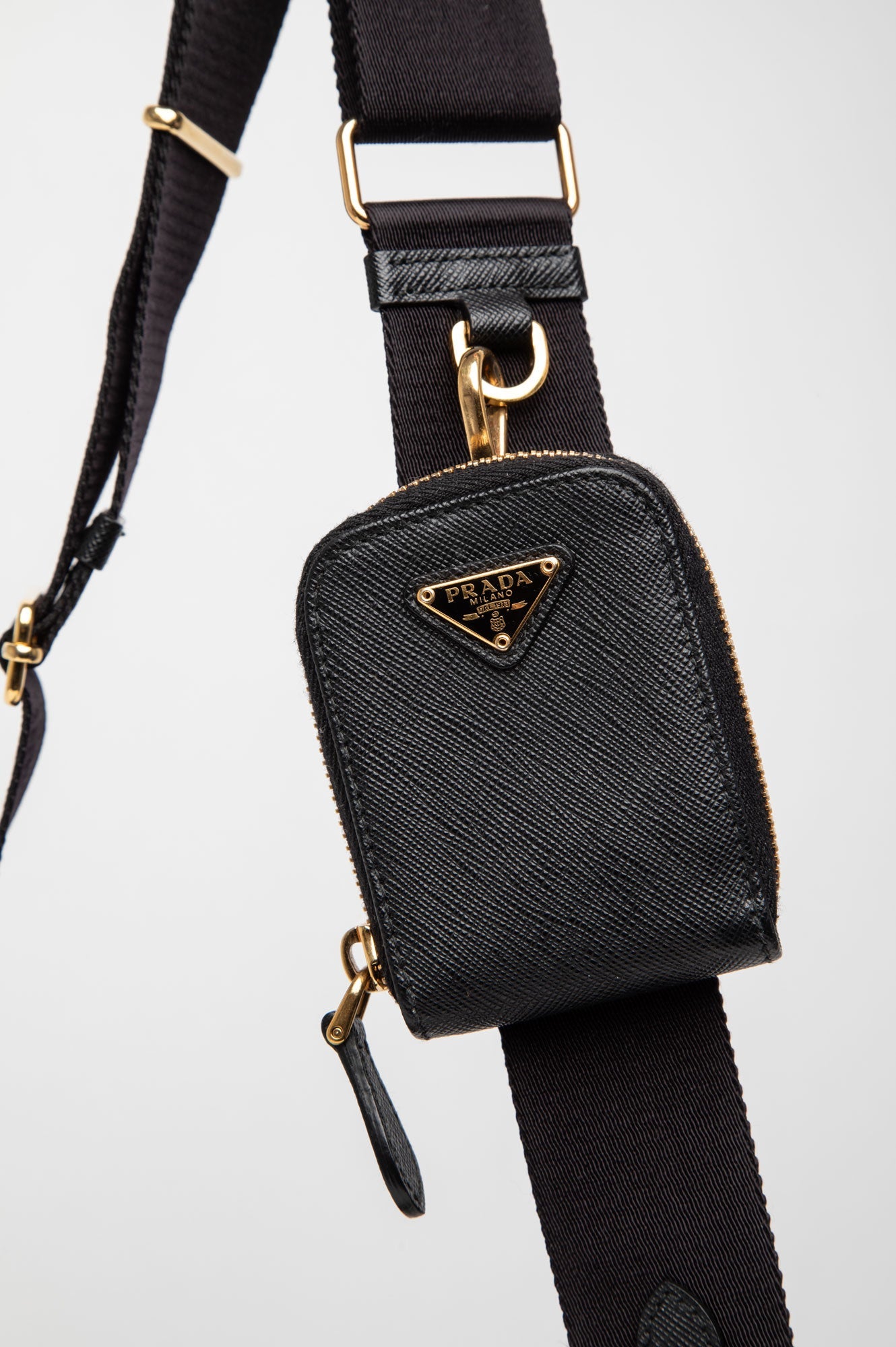 Prada Black Saffiano Leather Re-Edition 2005 Shoulder Bag with Straps