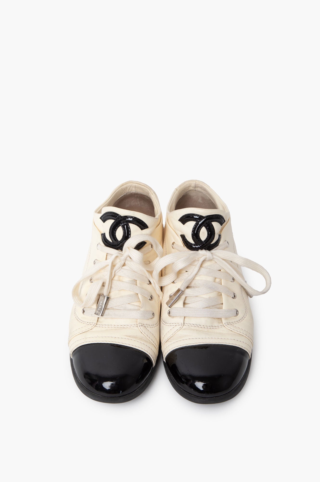 Chanel Cream Black CC Cap Toe Leather Shoes Size 38.5