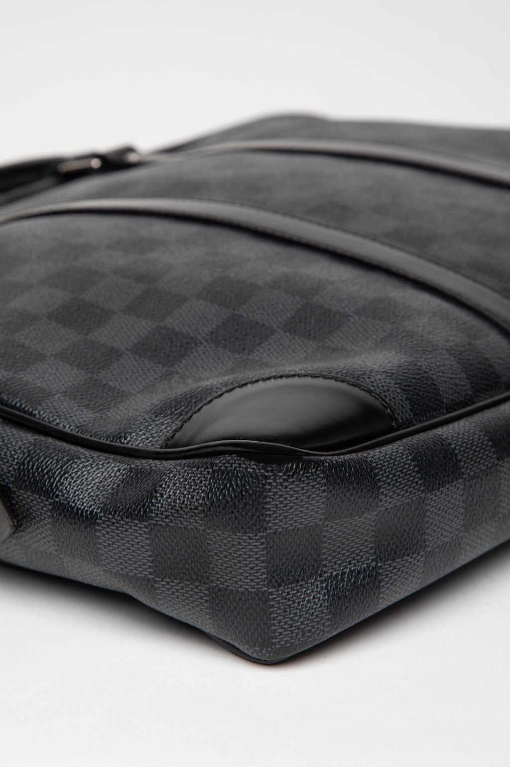 Louis Vuitton Damier Graphite Porte-Documents Voyage PM
