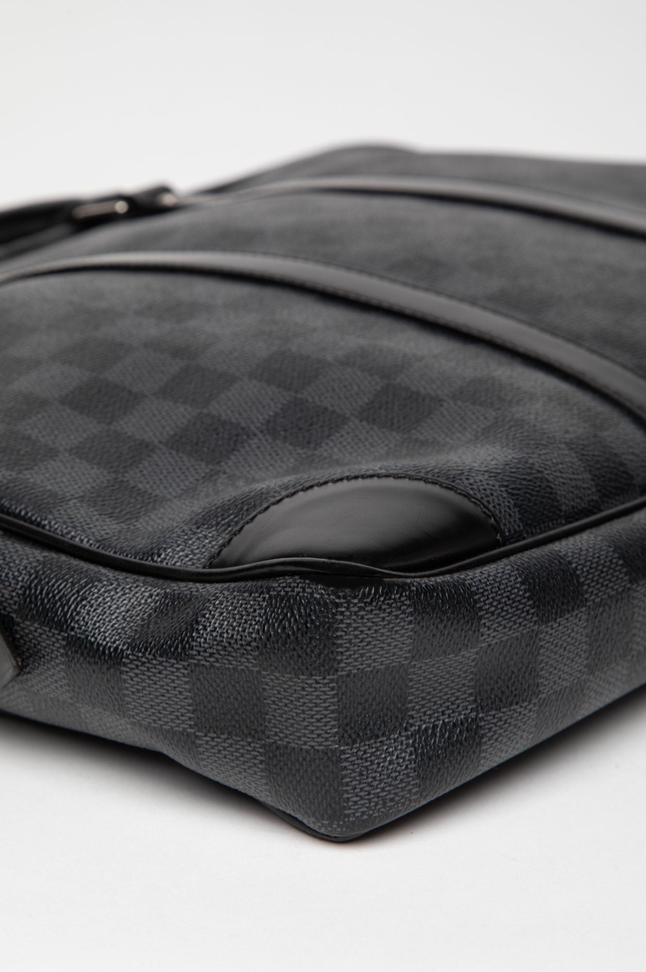Louis Vuitton Damier Graphite Porte-Documents Voyage PM