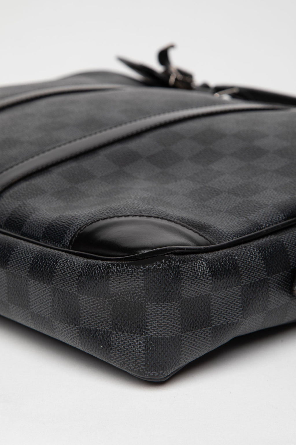 Louis Vuitton Damier Graphite Porte-Documents Voyage PM