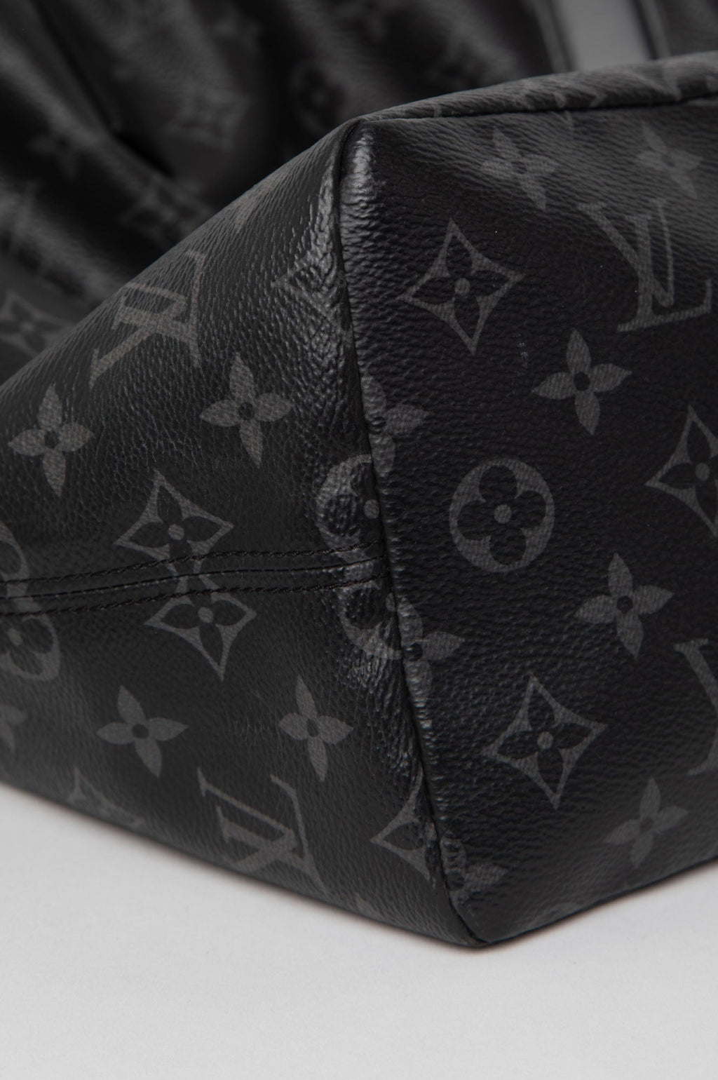 Louis Vuitton 2017 Black Monogram Eclipse Cabas Light Tote