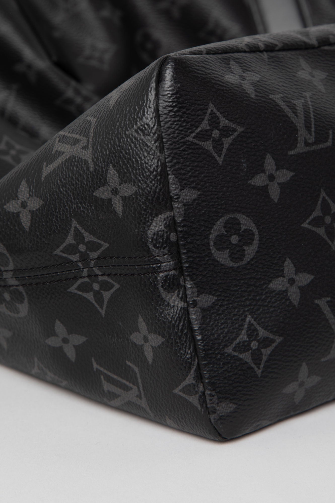 Louis Vuitton 2017 Black Monogram Eclipse Cabas Light Tote