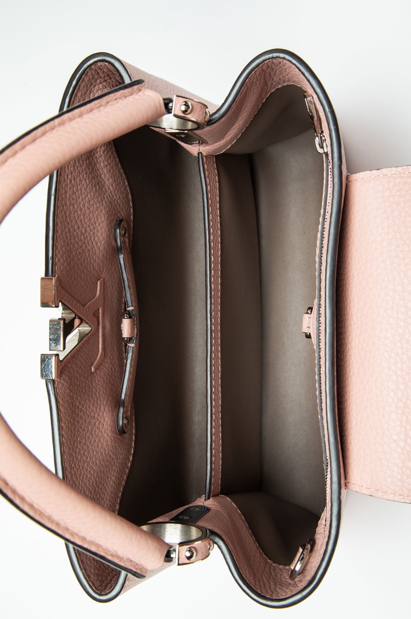 Louis Vuitton Magnolia Pink Taurillon MM Capucines Bag