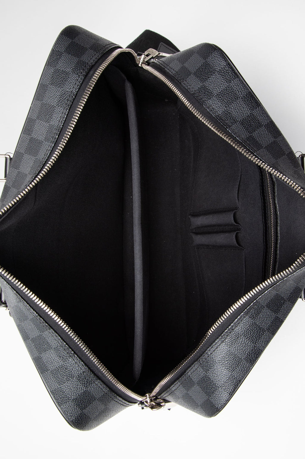 Louis Vuitton Damier Graphite Porte-Documents Voyage GM