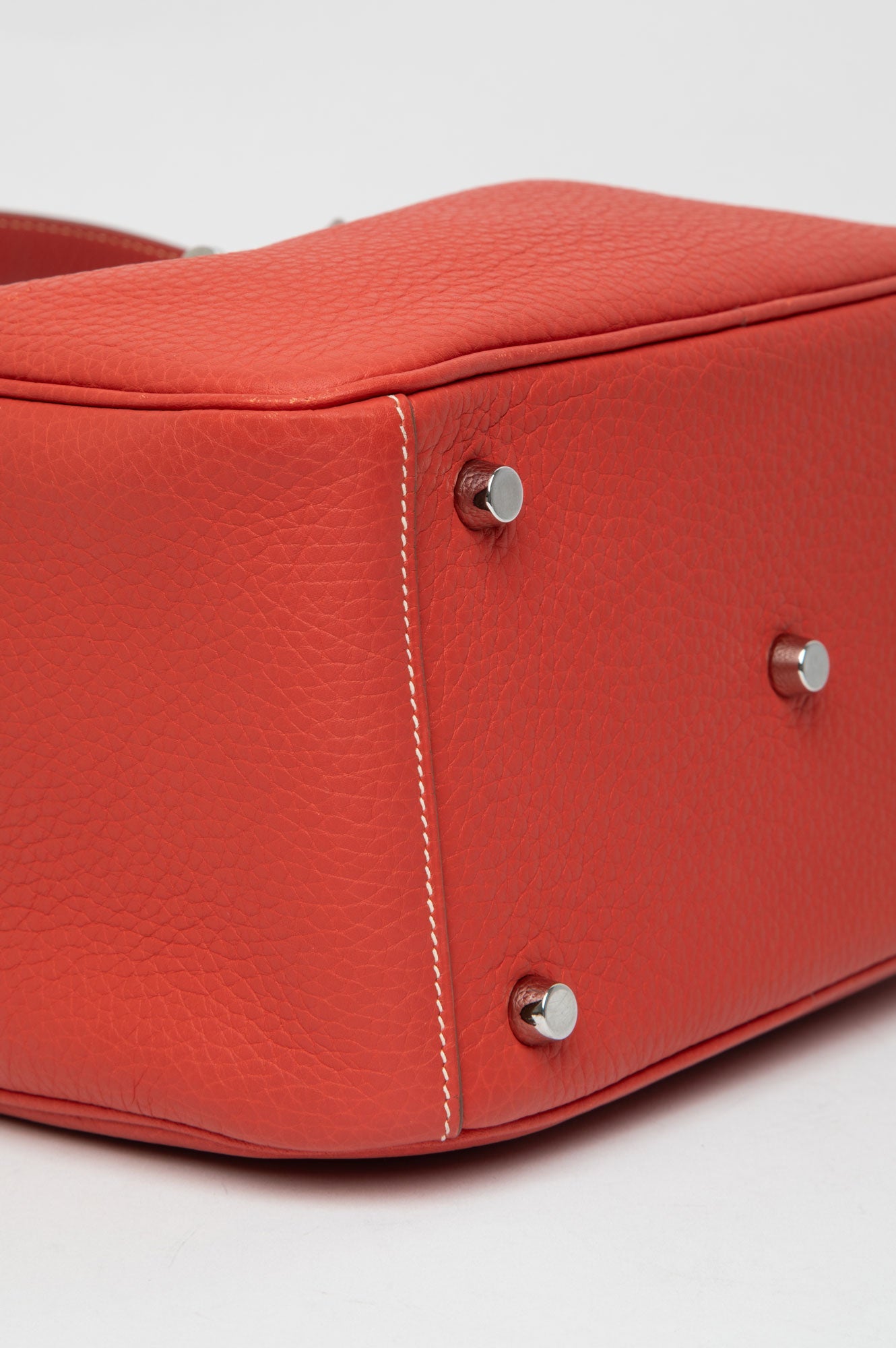 Hermès Sanguine Clemence Leather Lindy 26