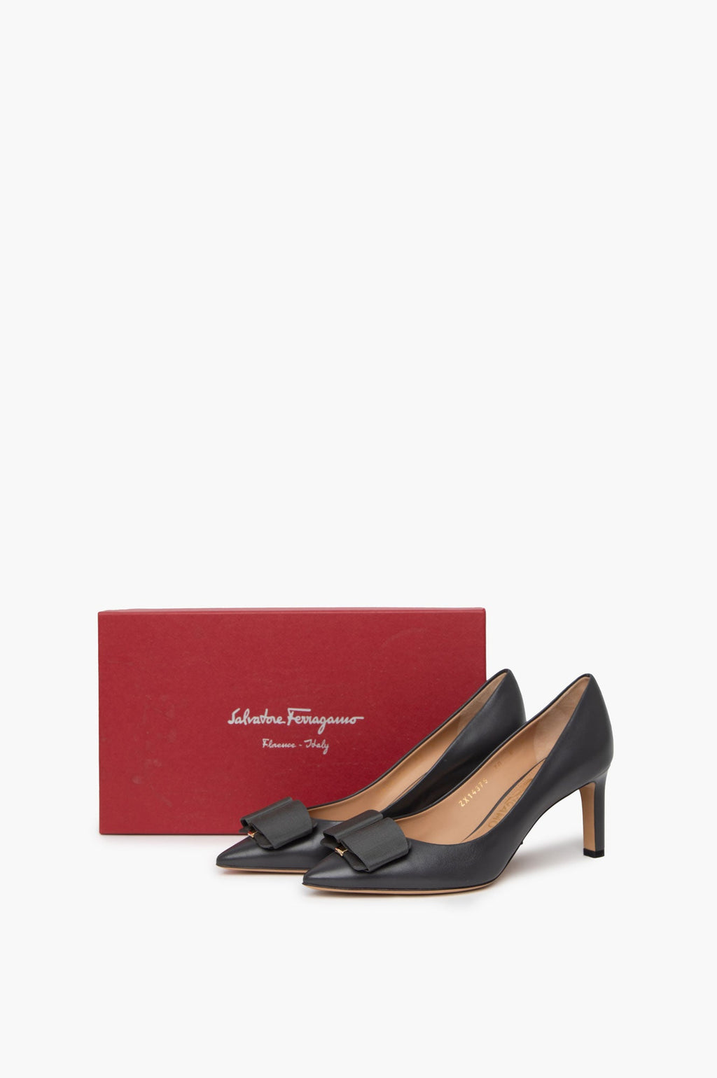 Salvatore Ferragamo Grey Mimi Leather Bow Pumps Size 38