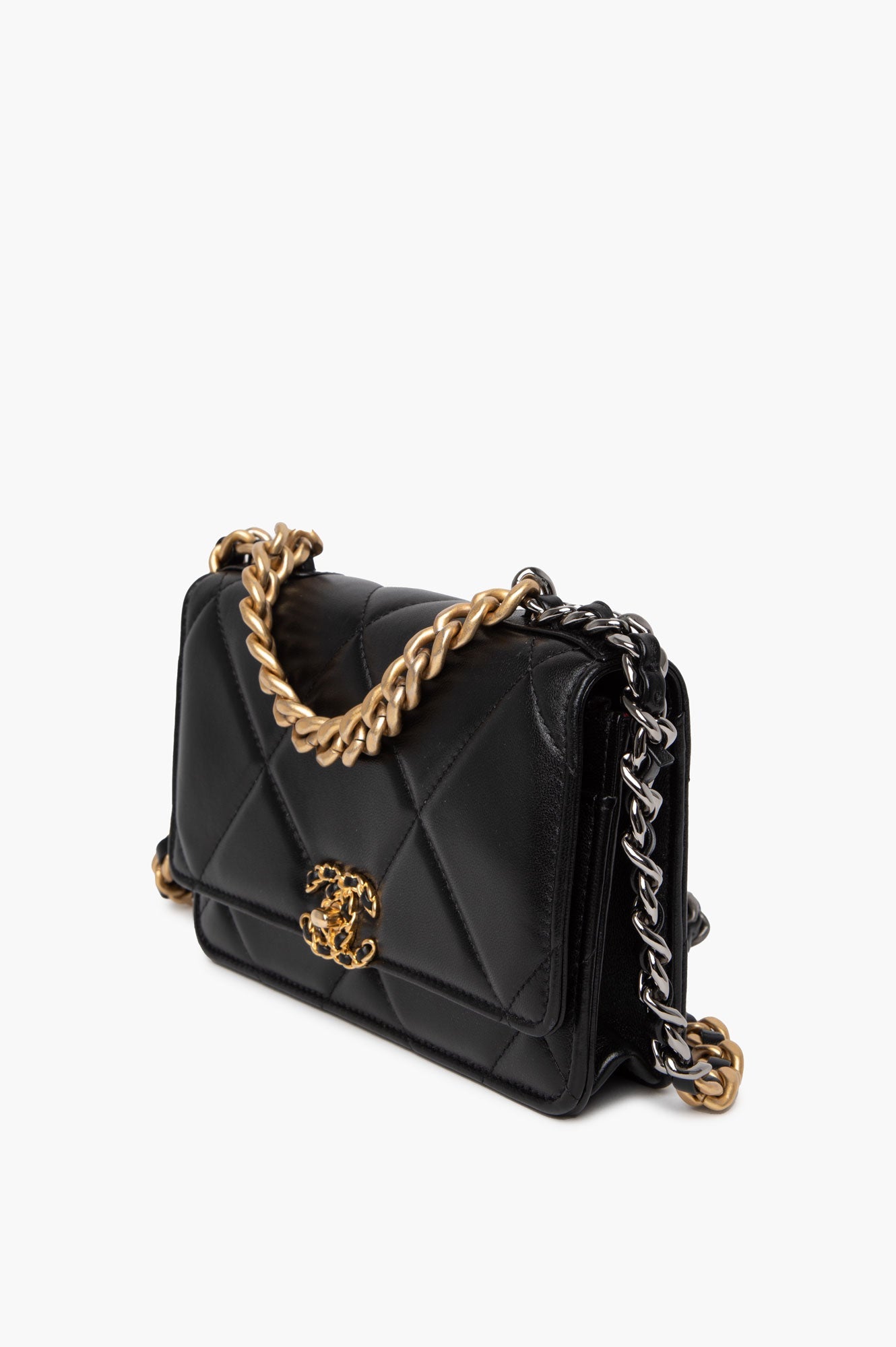 Chanel 19 Wallet on Chain