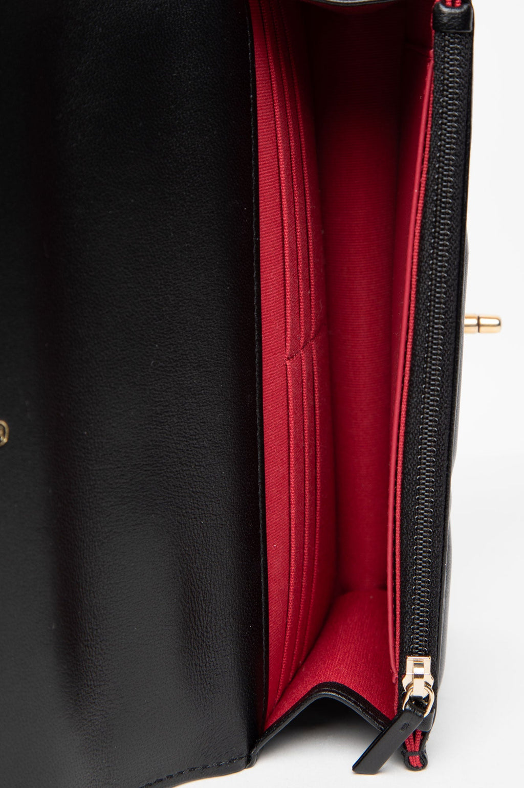 Chanel 19 Wallet on Chain