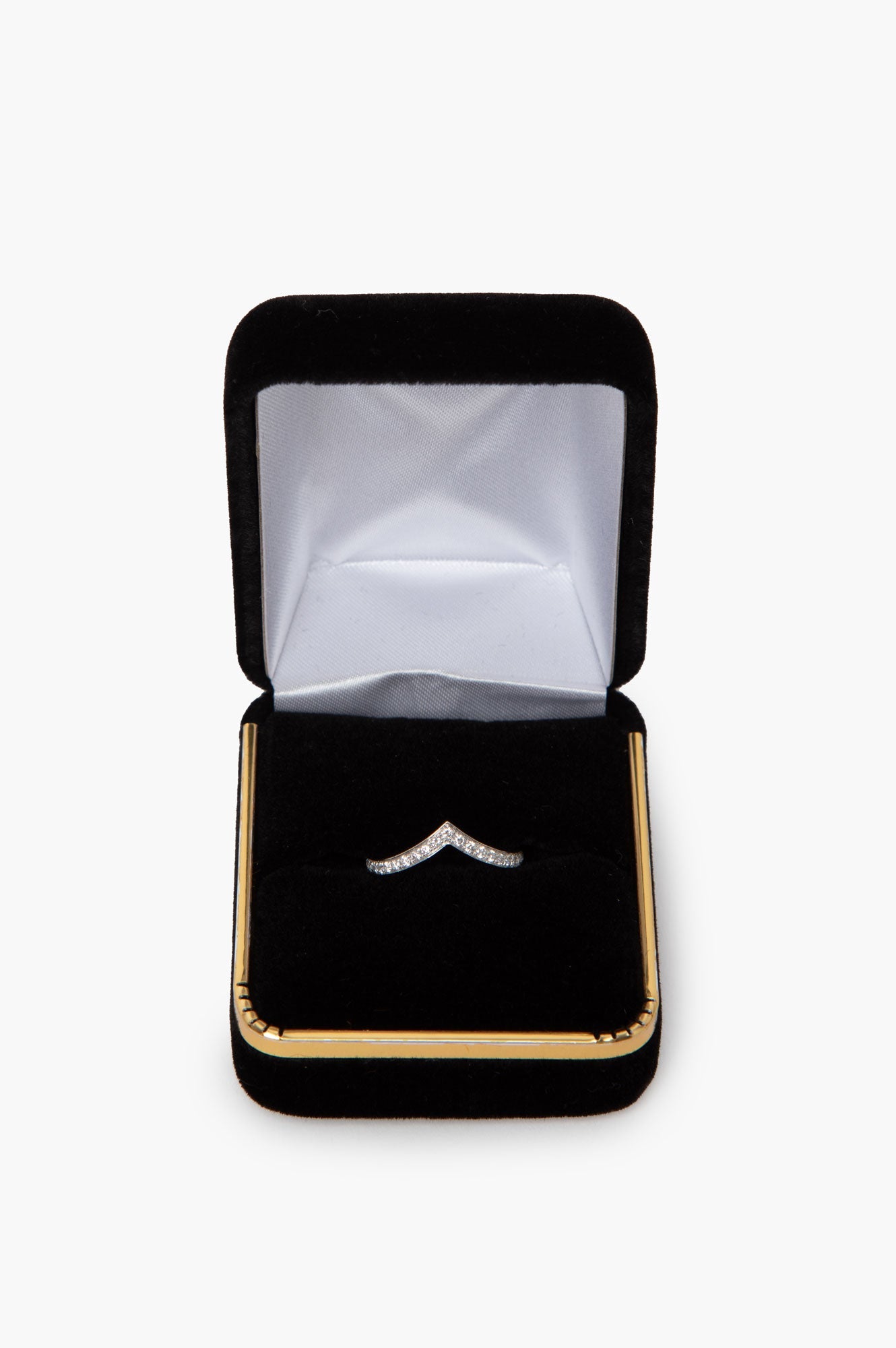 Joséphine Aigrette White Gold Diamond Wedding Band