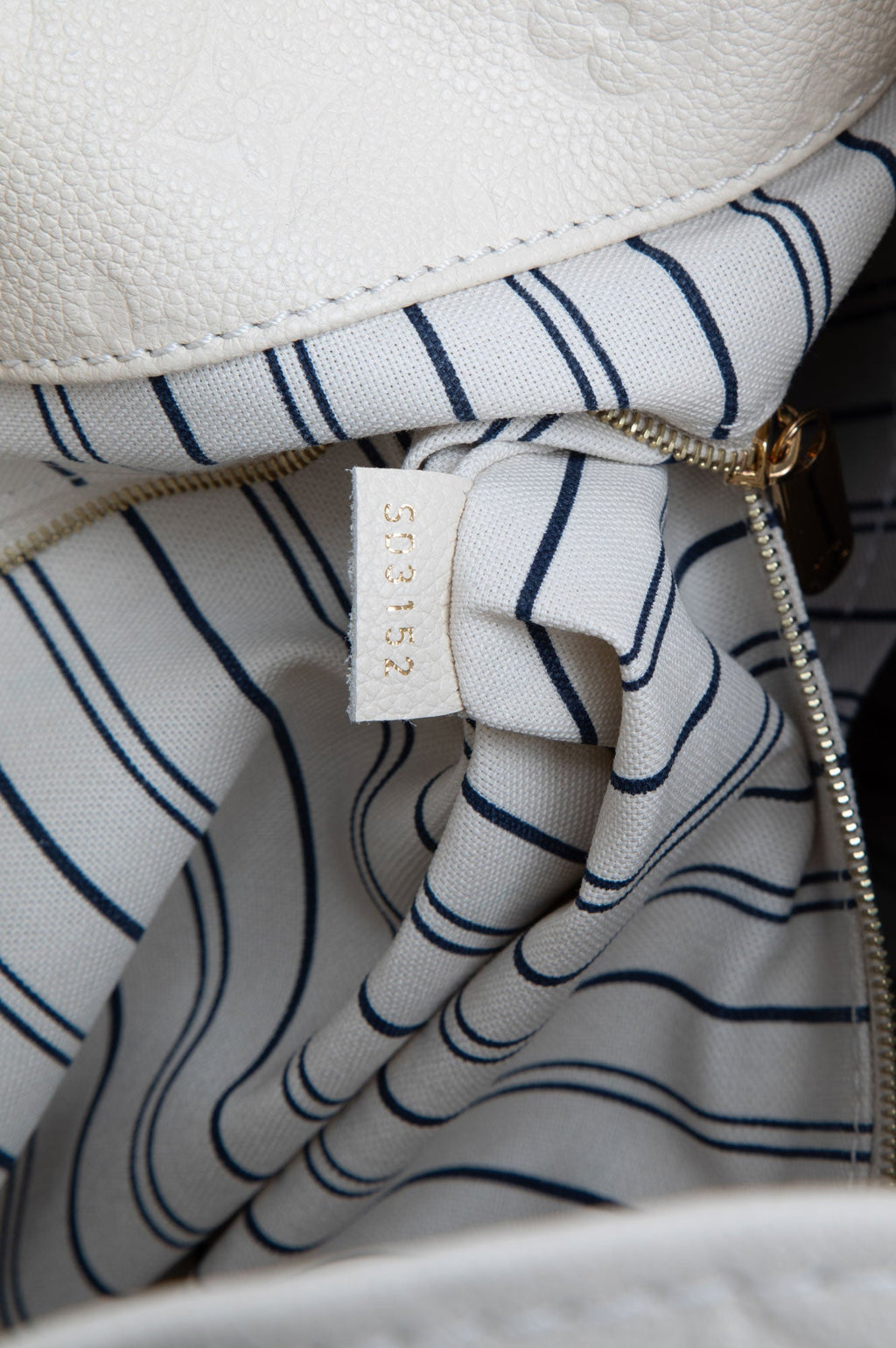 Louis Vuitton White Artsy MM Tote Bag