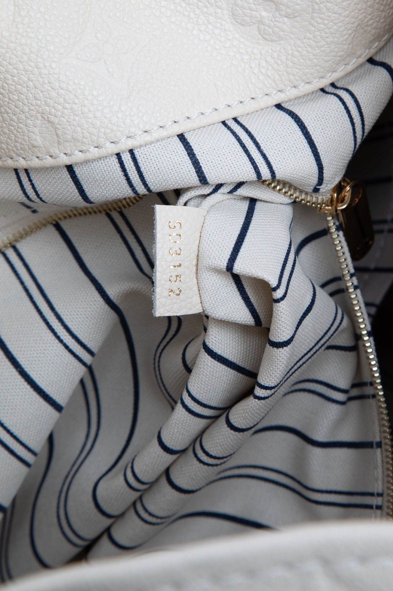 Louis Vuitton White Artsy MM Tote Bag