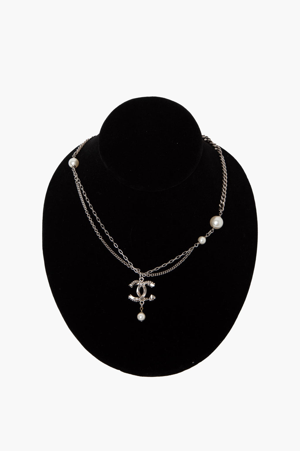 Chanel Silver CC Logo With Pearls Necklace