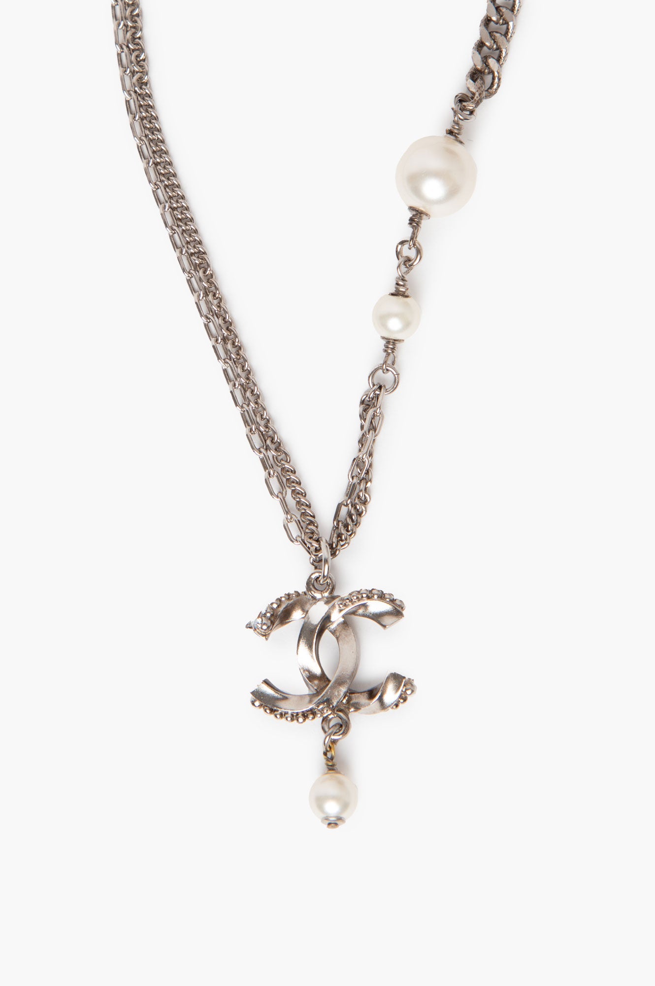 Chanel Silver CC Logo With Pearls Necklace