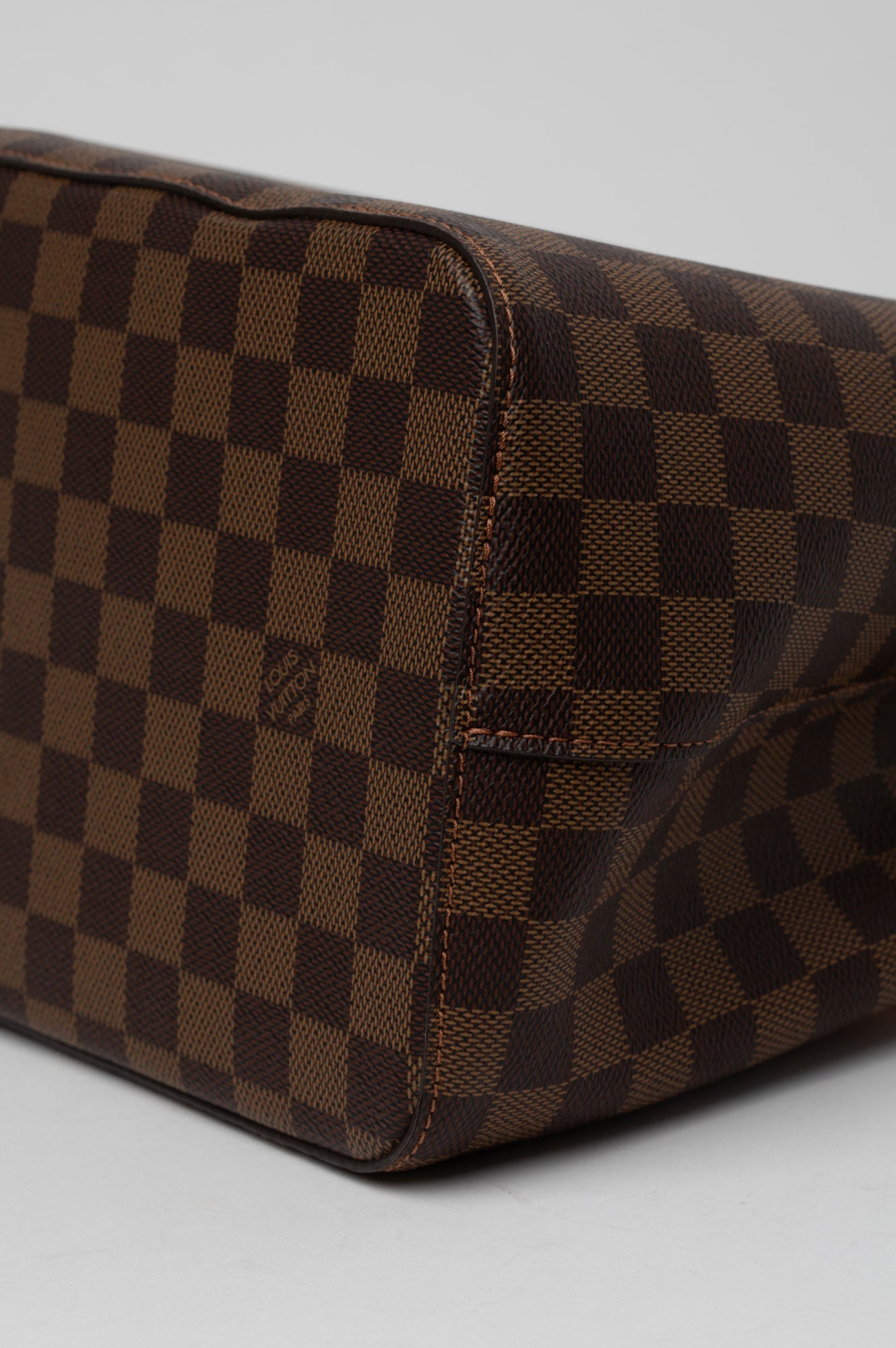 Louis Vuitton Pink Damier Ebene Néo Noé MM Bag