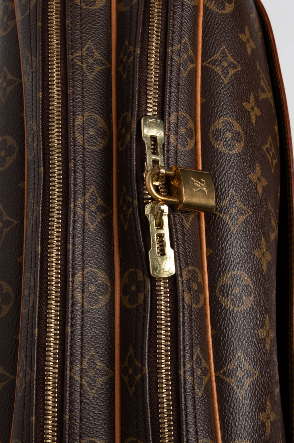 Louis Vuitton Brown Monogram Reporter GM Bag